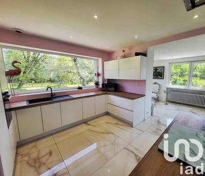 Maison - 273 m² - 8 pièces