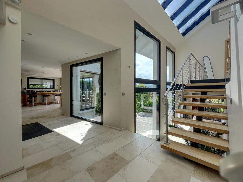 Villa - 231 m² - 6 pièces