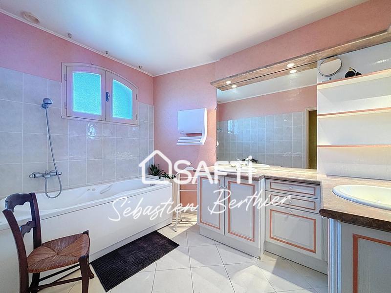 Maison - 180 m² - 6 pièces