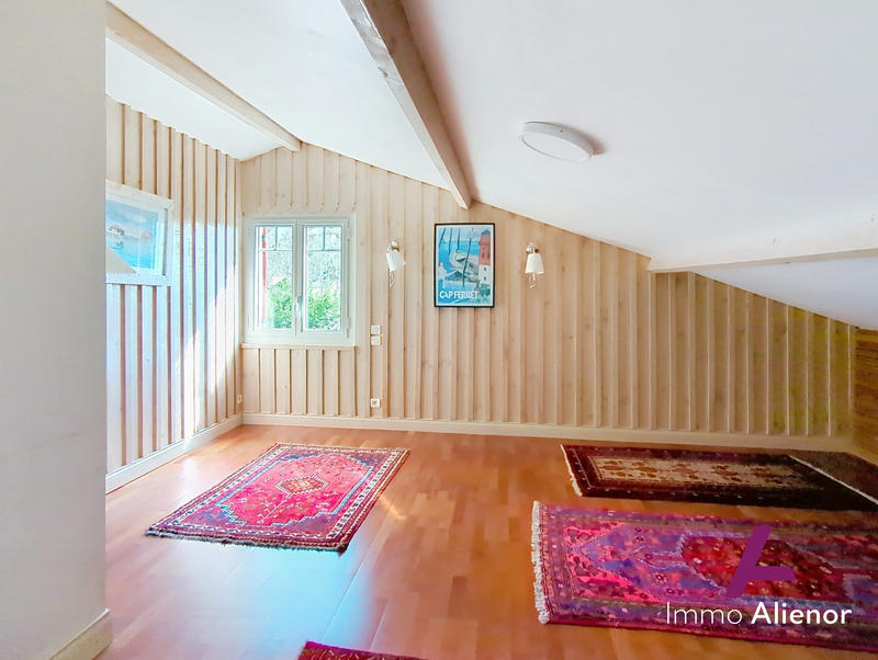 Maison - 169 m² - 6 pièces