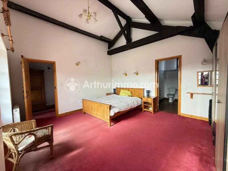 Maison - 264 m² - 9 pièces