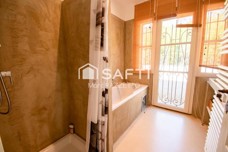 Villa - 340 m² - 7 pièces