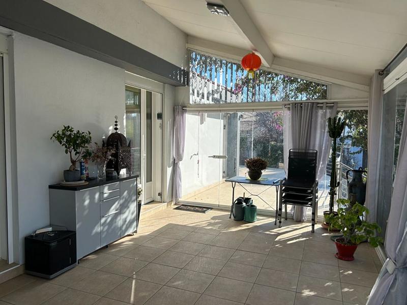 Maison - 210 m² - 10 pièces