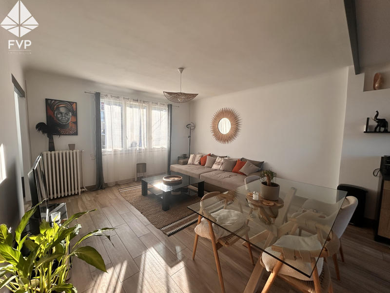 Maison - 96 m² - 6 pièces