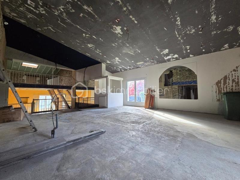 Maison - 300 m² - 5 pièces