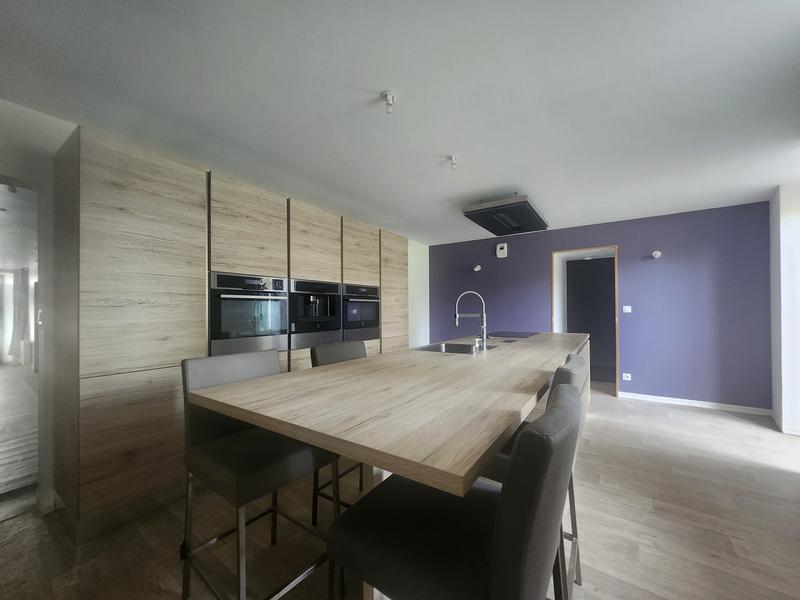 Maison - 320 m² - 10 pièces