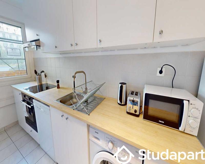 Chambre - 100 m² - 1 pièce