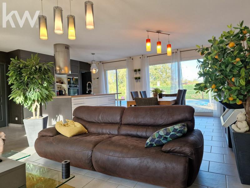 Maison - 105 m² - 4 pièces