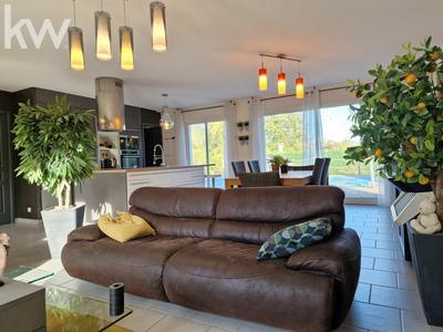 Maison - 105 m² - 4 pièces