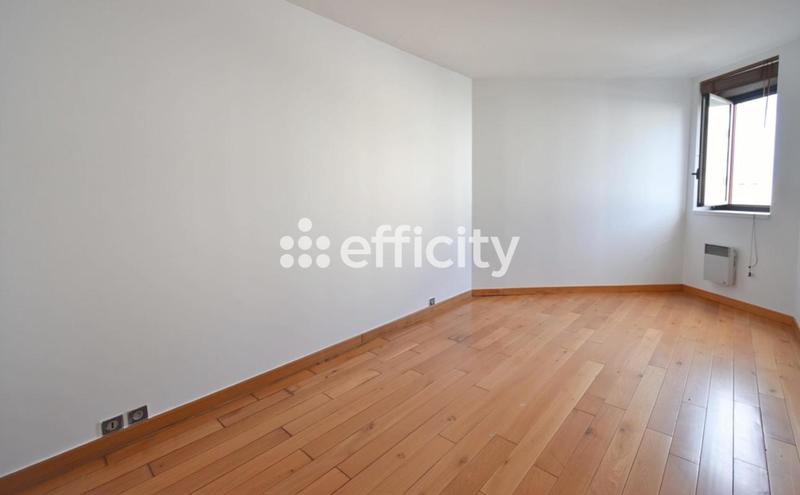 Appartement - 100 m² - 4 pièces