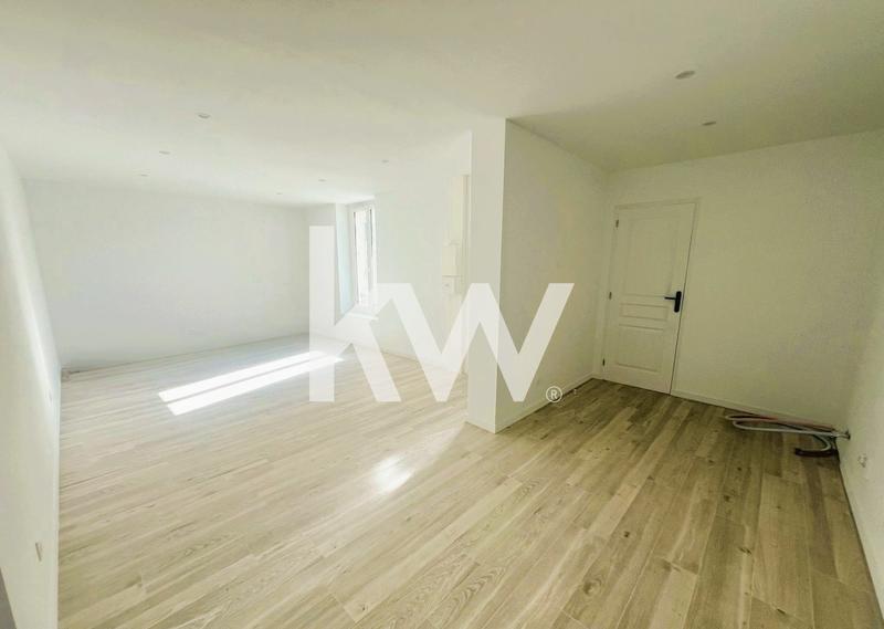 Maison - 94 m² - 5 pièces