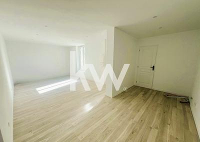 Maison - 94 m² - 5 pièces