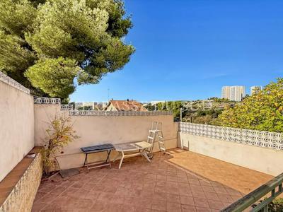 Maison - 98 m² - 5 pièces