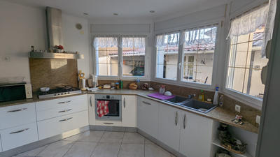 Maison - 206 m² - 8 pièces