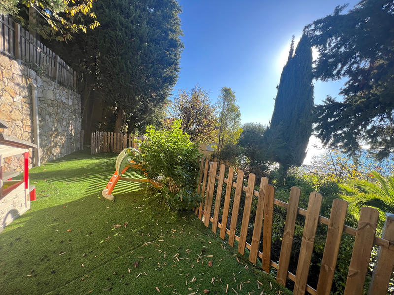 Villa - 208 m² - 6 pièces