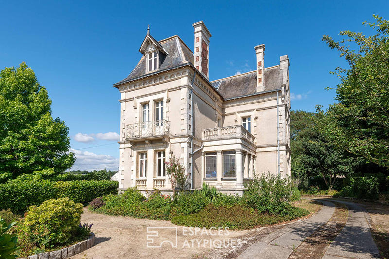 Maison - 213 m² - 8 pièces