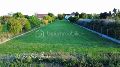 Terrain constructible - 2 111 m²