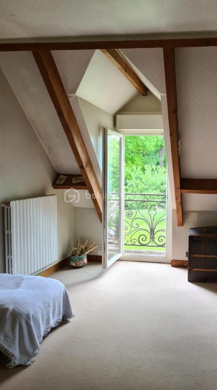 Maison - 250 m² - 11 pièces