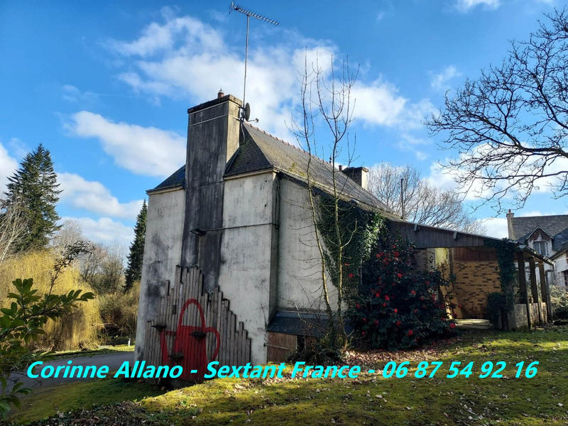 Maison - 1 528 m² - 40 pièces