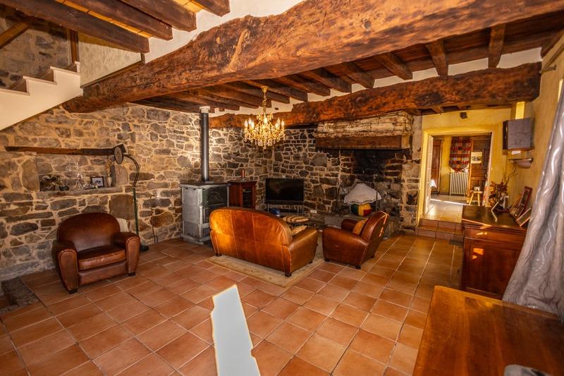 Propriété - 228 m² - 6 pièces