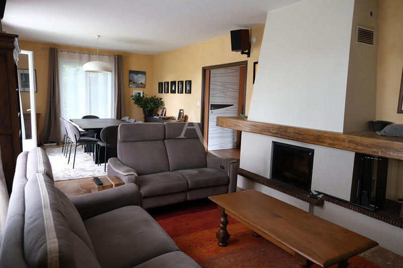 Maison - 138 m² - 8 pièces