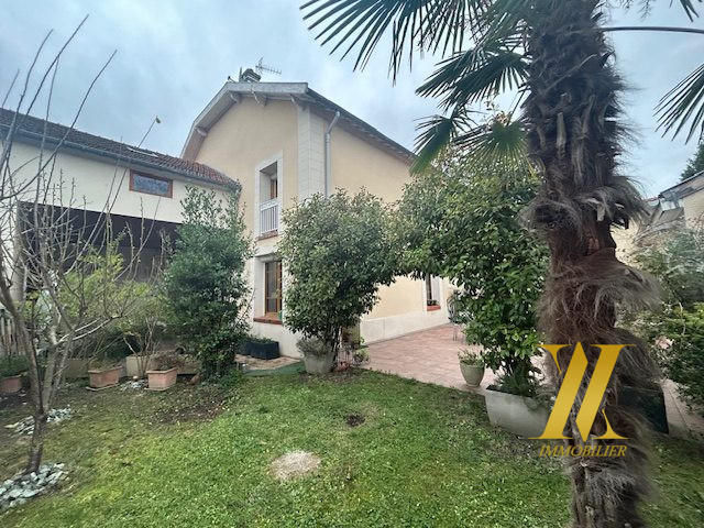 Maison ancienne - 195 m² - 7 pièces