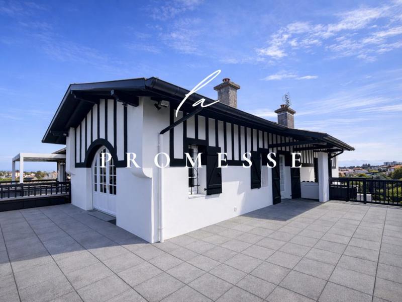 Villa - 1 500 m² - 7 pièces