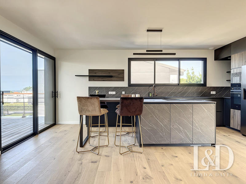 Villa - 216 m² - 5 pièces