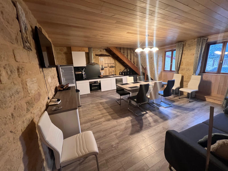 Maison - 170 m² - 12 pièces