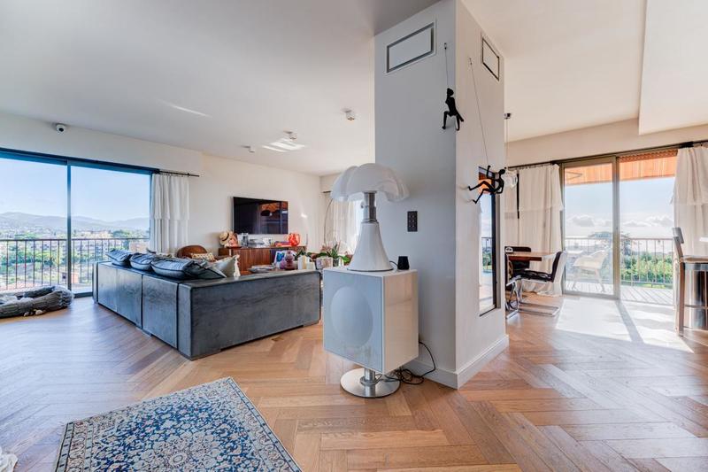 Penthouse - 141 m² - 5 pièces