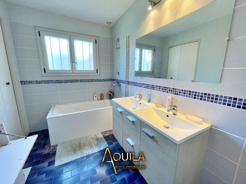 Villa - 100 m² - 6 pièces