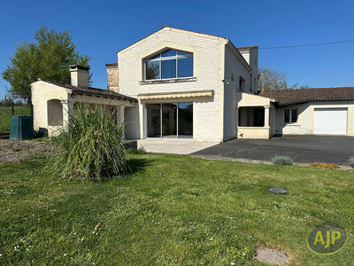 Maison - 200 m² - 7 pièces