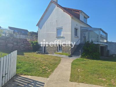 Maison - 138 m² - 9 pièces