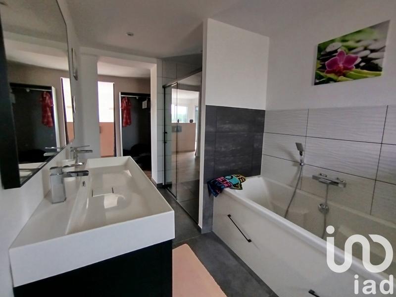 Maison - 105 m² - 3 pièces