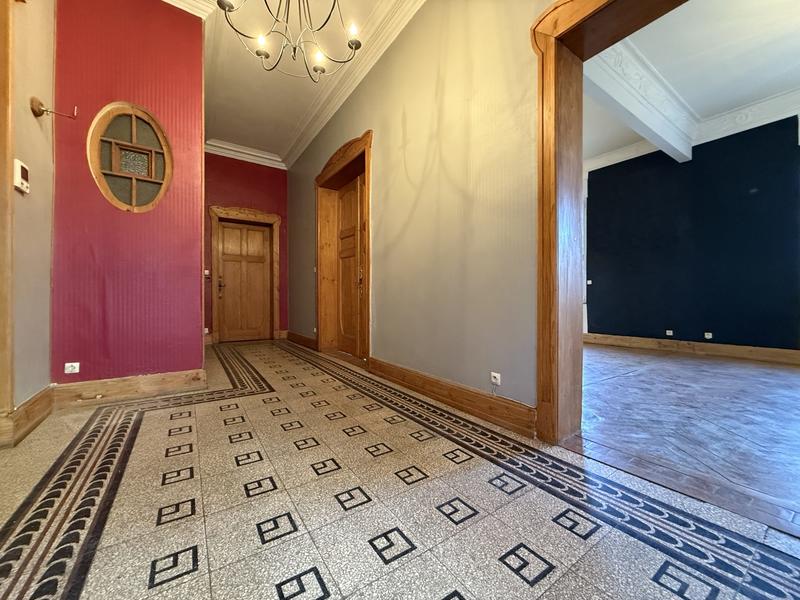 Maison - 288 m² - 10 pièces