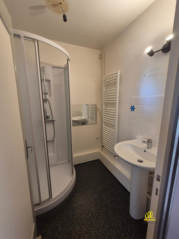 Maison - 216 m² - 10 pièces