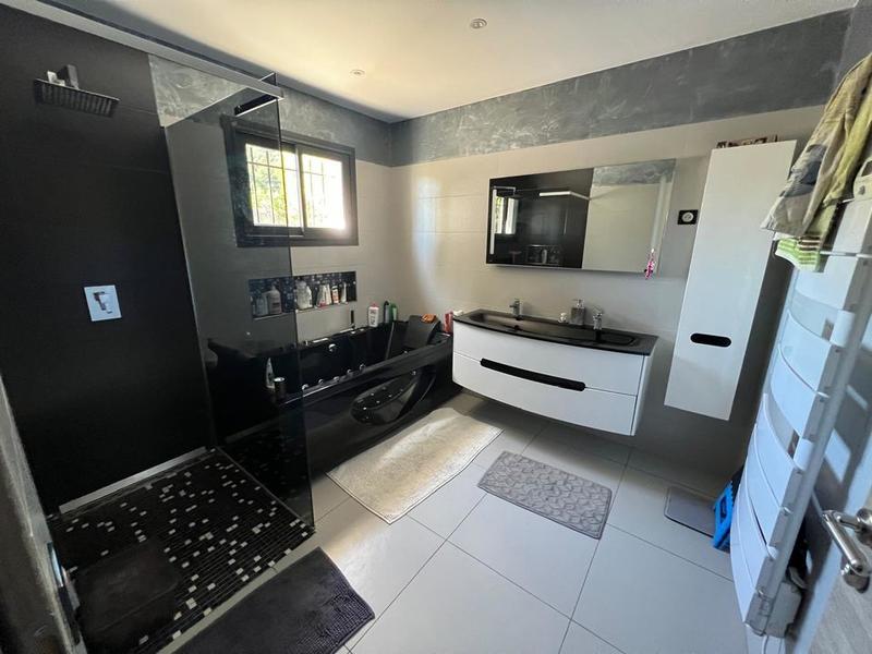 Maison - 190 m² - 5 pièces