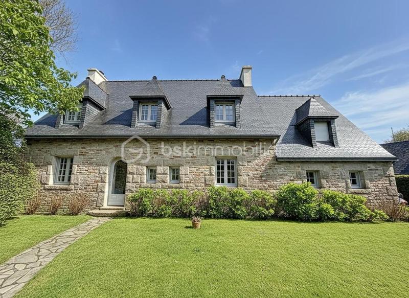 Maison - 167 m² - 7 pièces