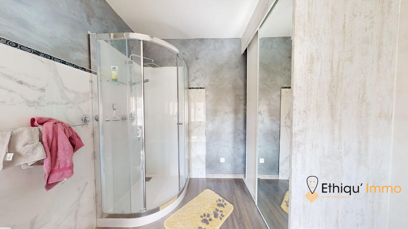 Maison - 287 m² - 8 pièces