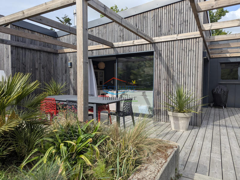 Maison - 90 m² - 5 pièces