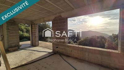 Maison - 220 m² - 6 pièces