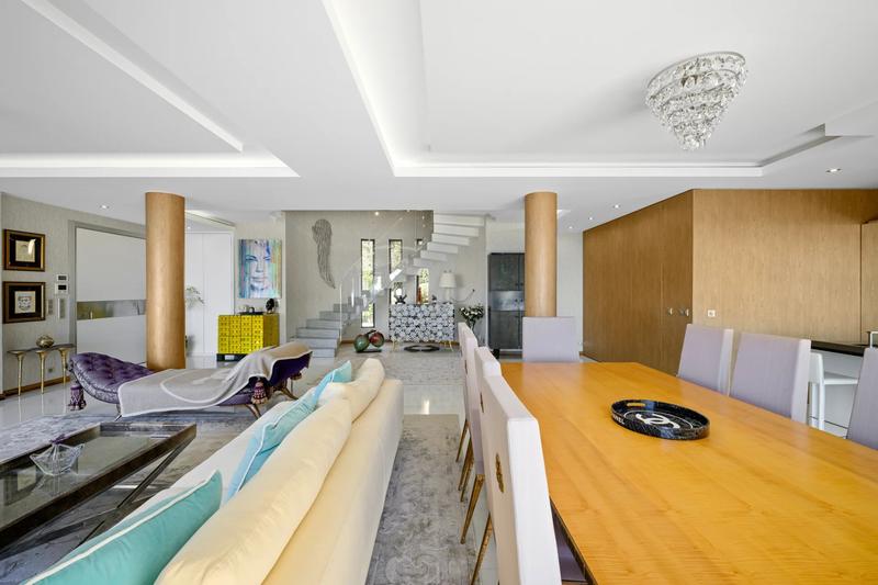 Villa - 300 m² - 9 pièces