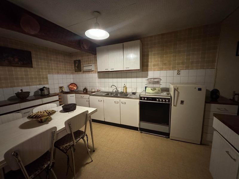 Maison - 257 m² - 11 pièces