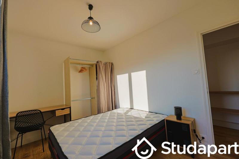 Chambre - 9 m² - 1 pièce