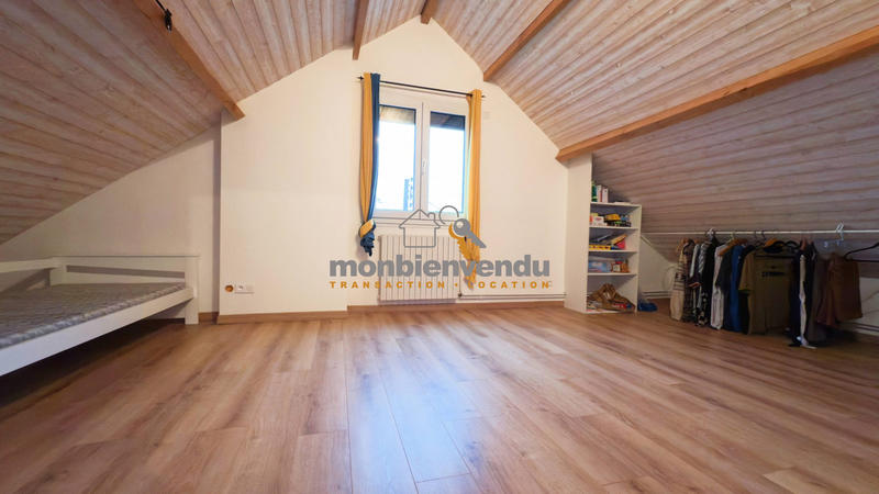 Maison - 99 m² - 5 pièces