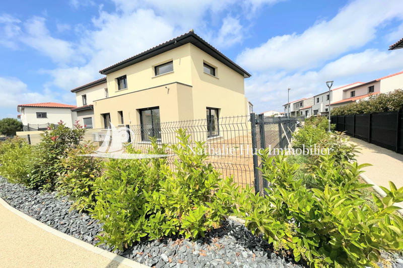 Maison - 99 m² - 4 pièces