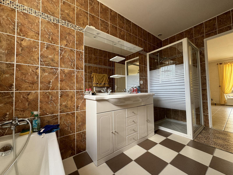 Maison - 104 m² - 4 pièces