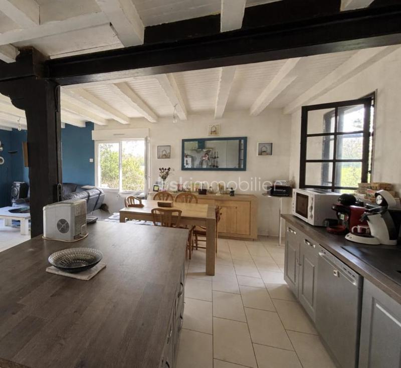 Maison traditionnelle - 149 m² - 4 pièces