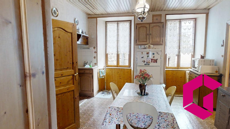 Maison - 90 m² - 5 pièces