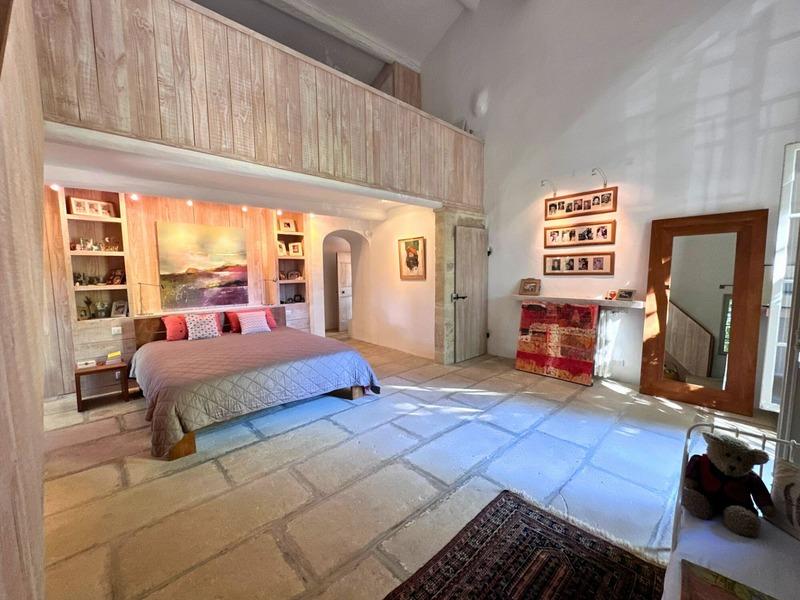 Mas - 420 m² - 14 pièces